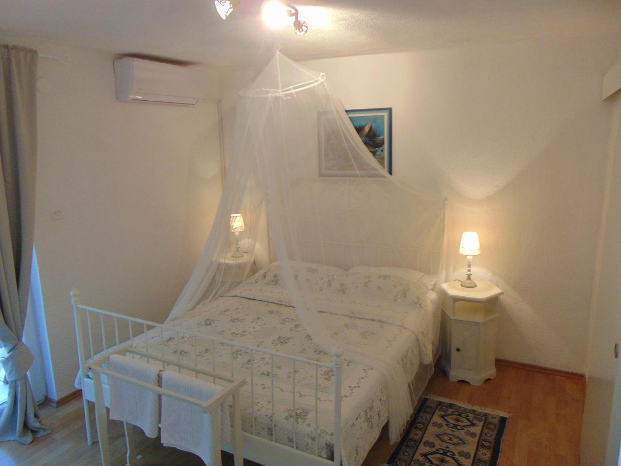 Karolina Apartman *